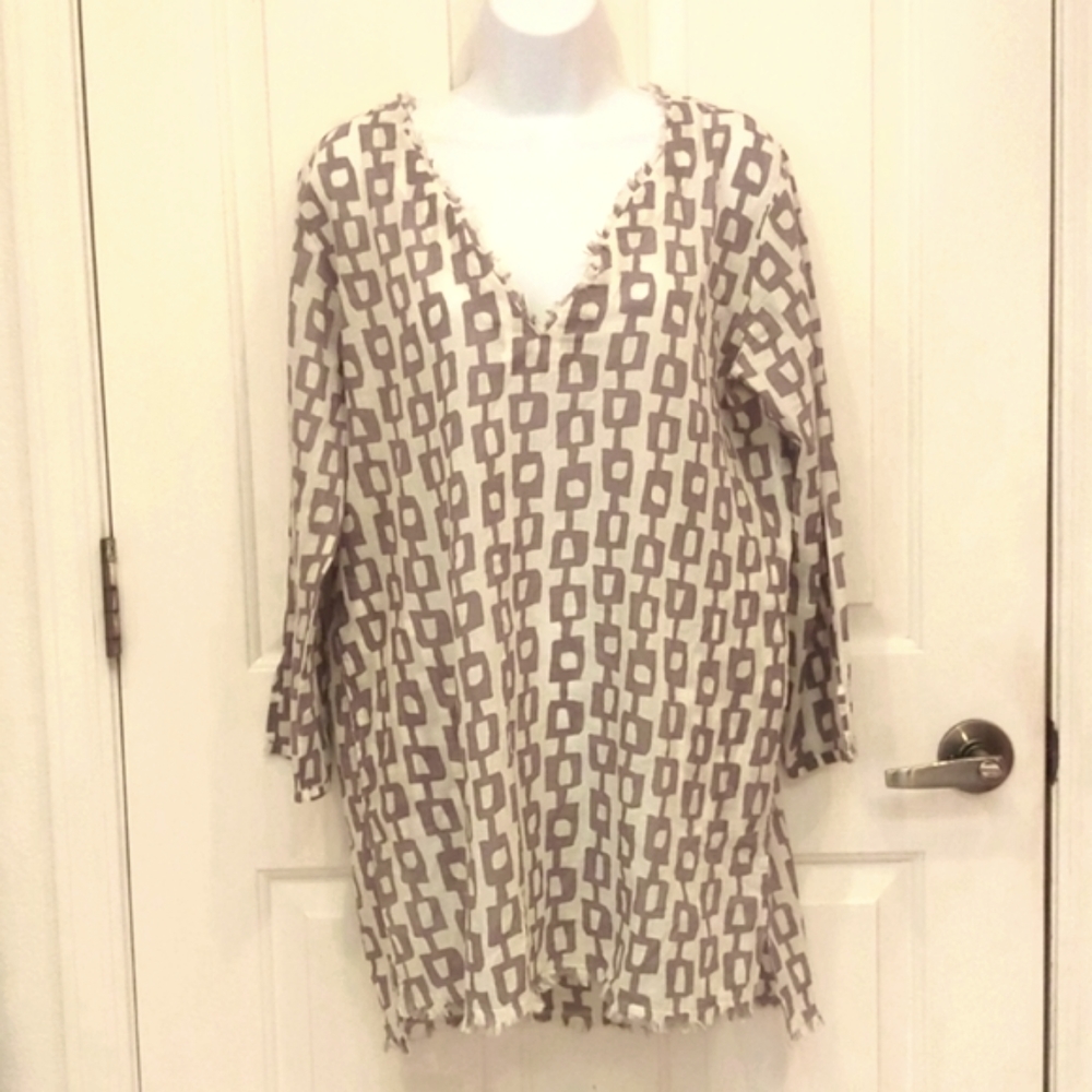 Rock flower paper long sleeve shirt gray and white size medium